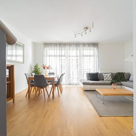 Appartement With Parking&terrace Budapest