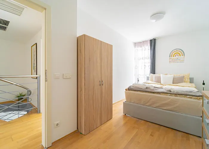With Parking&terrace בודפשט